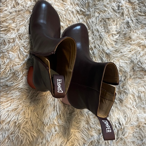 NWT RETAIL $275 Two-Tone Ankle Boots size 9.5 Brand CAMPER - Picture 9 of 9
